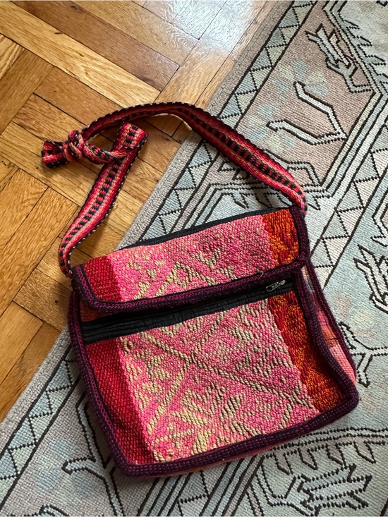 Vintage Handbags - Handwoven Pink & Red Crossbody Bag - Boho Woven Shoulder Bag